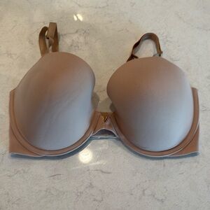 Victoria's Secret Tan Lace Tee Bra 34DDD